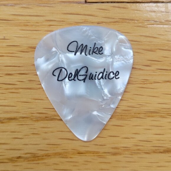 NWT Billy Joel T-Shirt & Guitar Picks Tommy Byrnes, Mike Delguidice, Andy Cichon - Picture 11 of 13